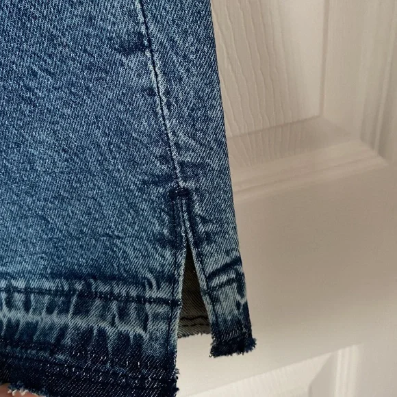 NWT Gap Mid-Rise Side Vent Hem Distressed 90s Loose Straight Leg Jeans - Picture 5 of 14